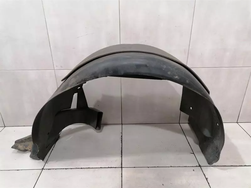 Chevrolet Corvette (C6) Chevrolet Corvette C6 rear arch cover 15874591 wheel arch cover rear left Body type: Coupe
Fuel: Petrol
