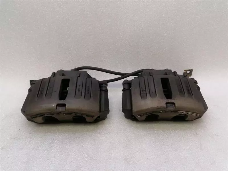 Chevrolet Corvette (C6) Chevrolet Corvette C6 brake caliper 19208033 brake caliper front set front set Body type: Convertible
Fuel: Petrol