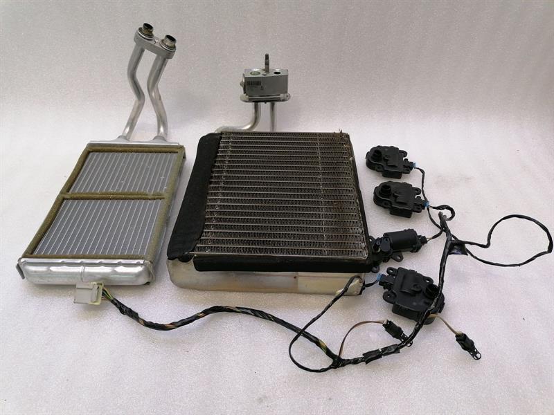 Chevrolet Corvette (C6) Chevrolet Corvette C6 Heater Matrix 89019028 Heat Exchanger Heater Cooler Body type: Coupe
Fuel: Petrol