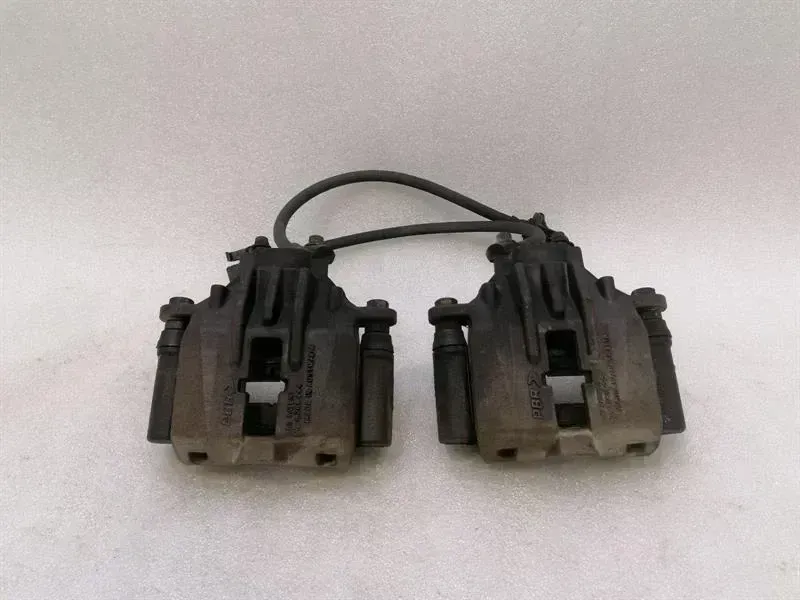 Chevrolet Corvette (C6) Chevrolet Corvette C6 brake caliper 19208040 brake caliper rear set rear set Body type: Convertible
Fuel: Petrol