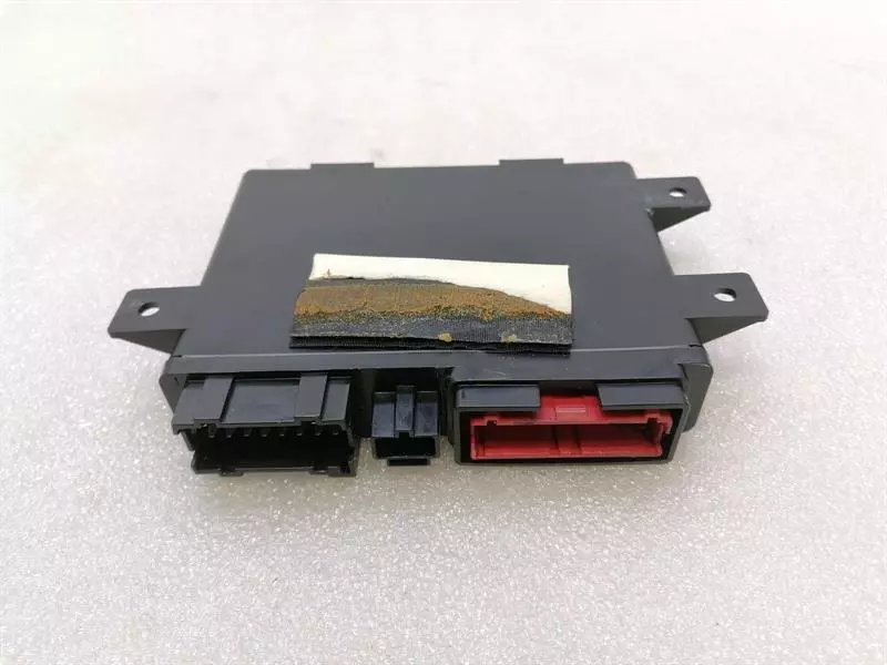 Chevrolet Corvette (C6) Chevrolet Corvette C6 Electronic Module 15793697 Control Unit Convertible Canopy Body type: Convertible
Fuel: Petrol