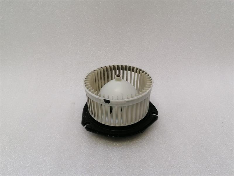Chevrolet Corvette (C6) Chevrolet Corvette C6 Heater Blower 52414839 Motor Heater Fan Body type: Convertible
Fuel: Petrol