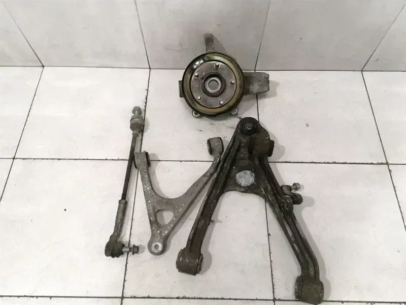 Chevrolet Corvette (C6) Chevrolet Corvette C6 Right Rear Hub 88965637 Wheel Bearing Housing Rear Right