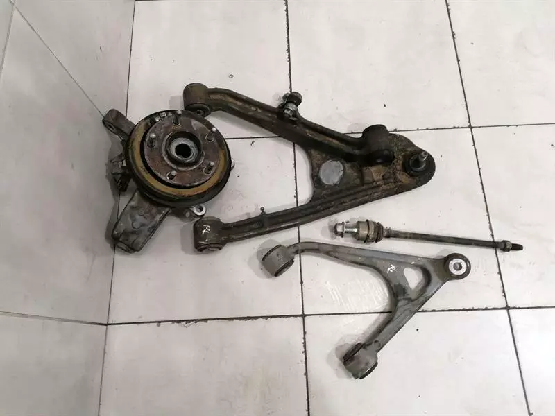 Chevrolet Corvette (C6) Chevrolet Corvette C6 Left Rear Hub 88965638 Wheel Bearing Housing Rear Left