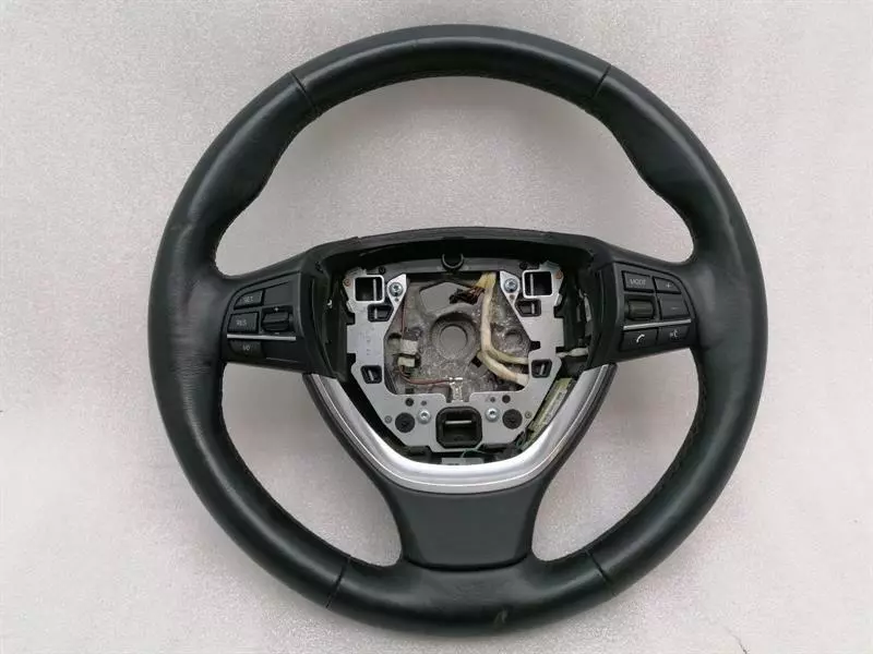BMW 7 (F01 / F02 / F03 / F04) BMW 7 Series F02 F01 Steering Wheel 9218379 Steering Wheel Body type: Saloon
Fuel: Petrol