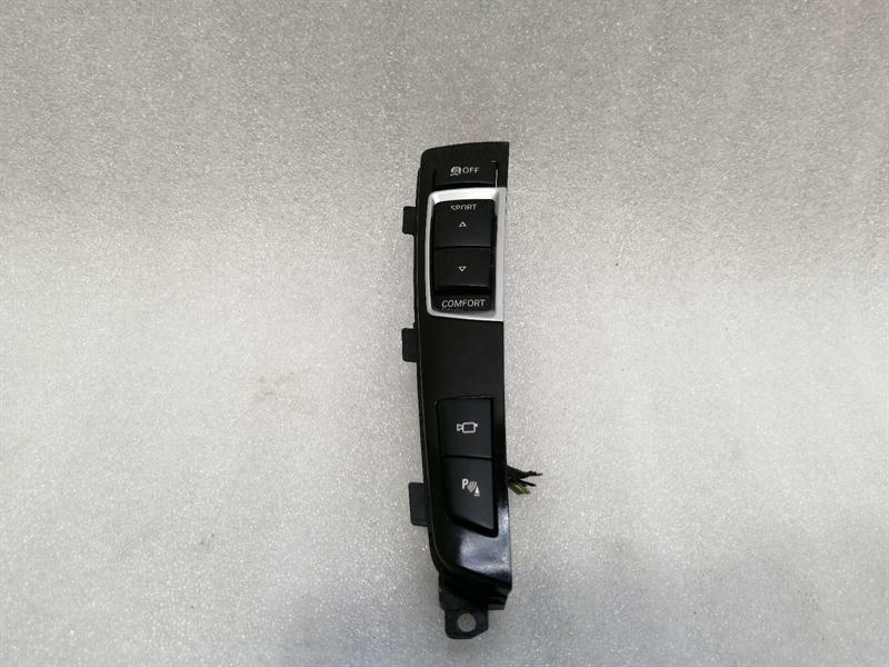 BMW 7 / i7 (G70) 2022-... BMW 7 Series F02 F01 PDC / Camera Switch 9201484 PDC / Camera Switch