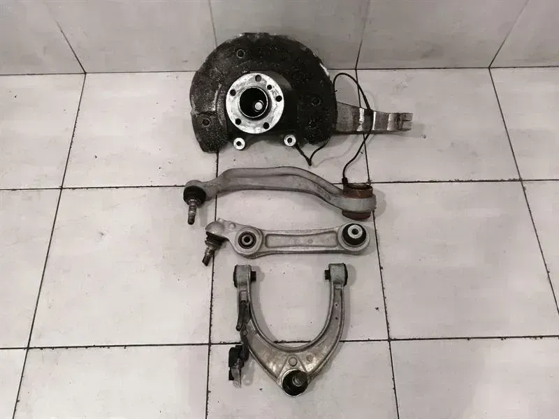 BMW 7 (F01 / F02 / F03 / F04) BMW 7 Series F02 Left Front Hub SET 31216775767 Wheel Bearing Housing Front Left Body type: Saloon
Fuel: Petrol