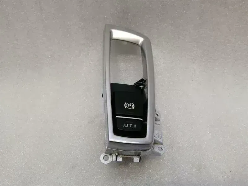 BMW 7 (F01 / F02 / F03 / F04) BMW 7 Series F02 F01 Park Brake Switch 9159997 Parking Brake Switch Body type: Saloon
Fuel: Petrol