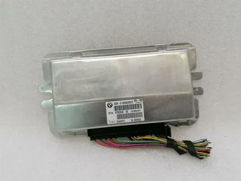 BMW 7 (F01 / F02 / F03 / F04) BMW 7 F02 F01 VDC Suspension Module 6792840 VDC Level Control Unit Body type: Saloon
Fuel: Petrol