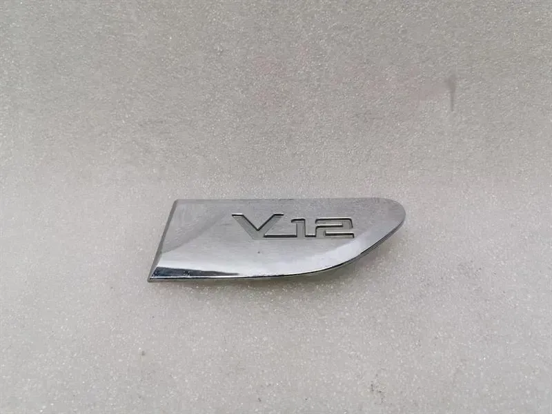 BMW 7 (F01 / F02 / F03 / F04) BMW 7 Series F02 F01 7202183 V12 LOGO WING V12 FENDER Body type: Saloon
Fuel: Petrol