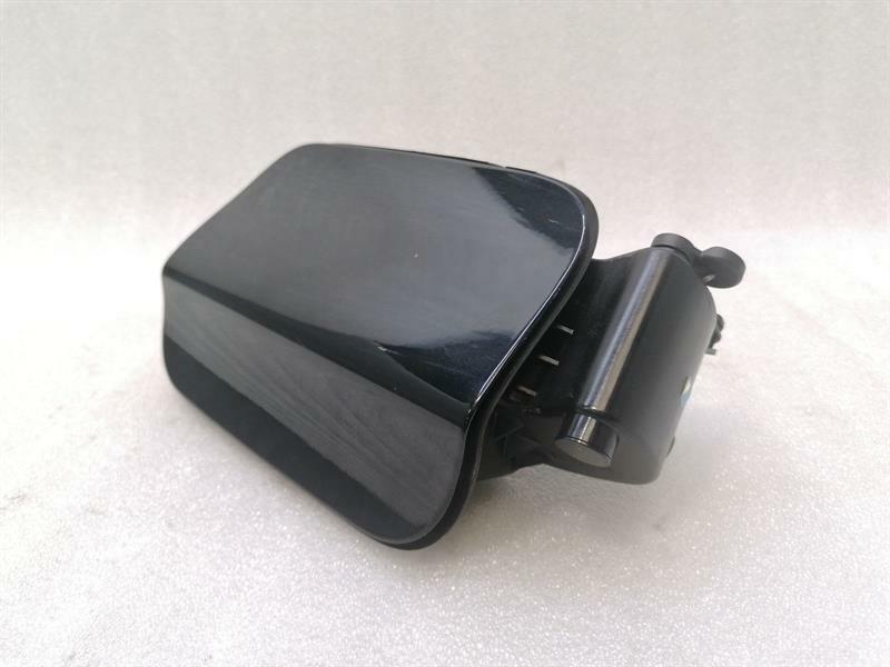 BMW 7 (F01 / F02 / F03 / F04) BMW 7 series F02 fuel filler cap 7546830 fuel cap fuel flap Body type: Saloon
Fuel: Petrol