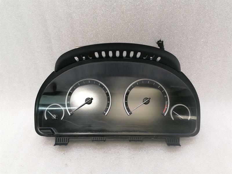 BMW 7 (F01 / F02 / F03 / F04) BMW 7 series F02 F01 Instrument Cluster 9220798 Speedometer MPH Body type: Saloon
Fuel: Petrol