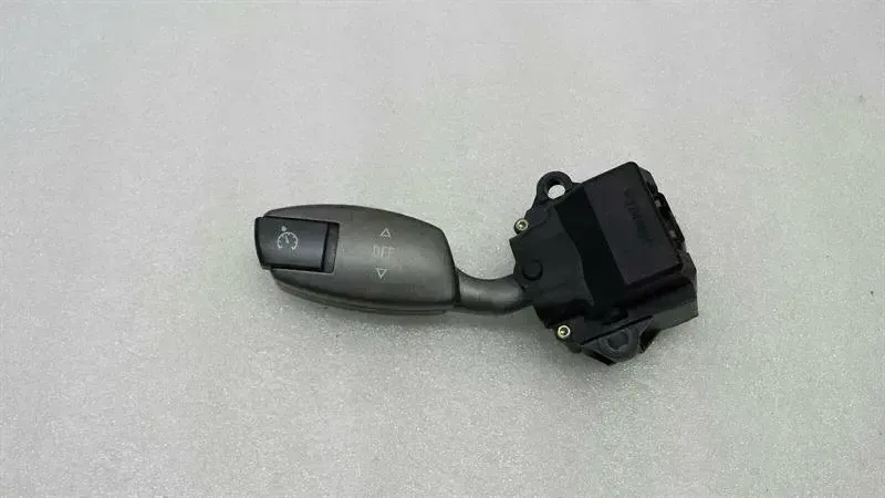 BMW 7 (E65 / E66 / E67 / E68) BMW 7 series E65 cruise control 6911521B cruise control switch Body type: Saloon
Fuel: Petrol