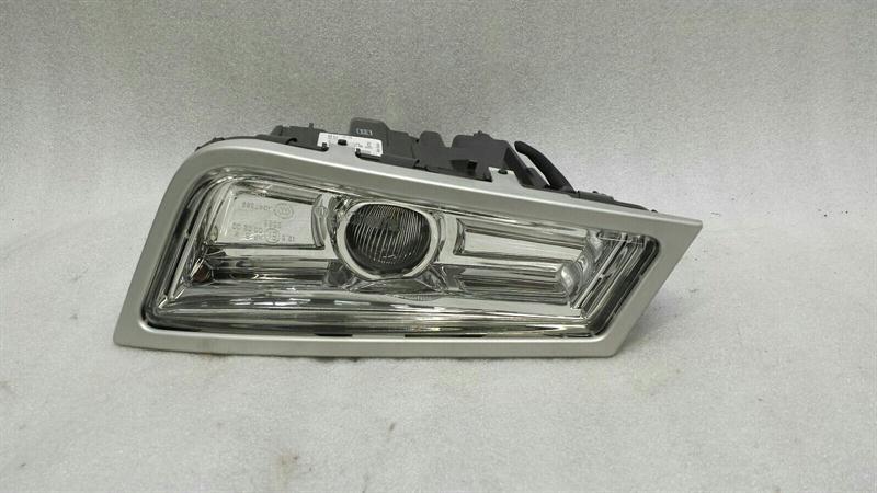 Volvo XC60 Volvo FH2008 Left Front Foglamp 21297911 Left Fog Light Body type: Unknown
Fuel: Unknown