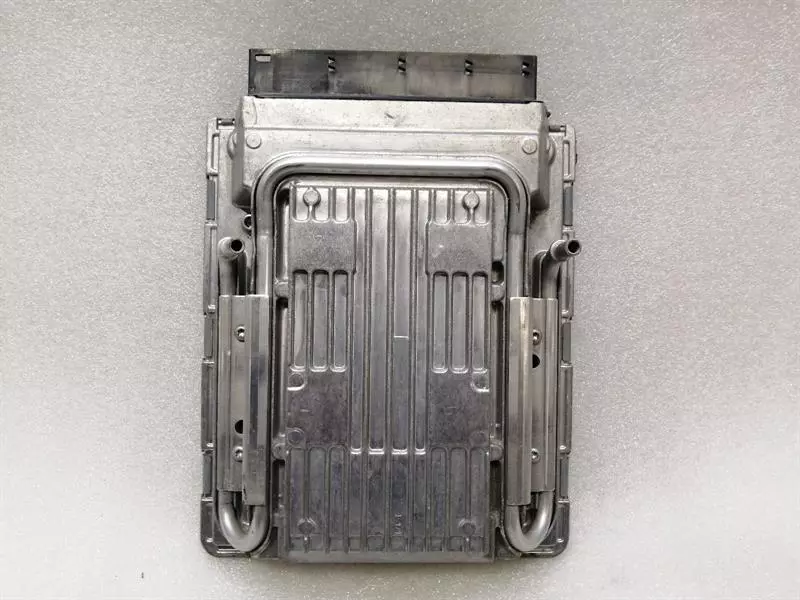 BMW 7 (F01 / F02 / F03 / F04) BMW 7 Series F01 F10 550i Engine Control Unit 7604075 ECU Engine Control Unit 750i CAS