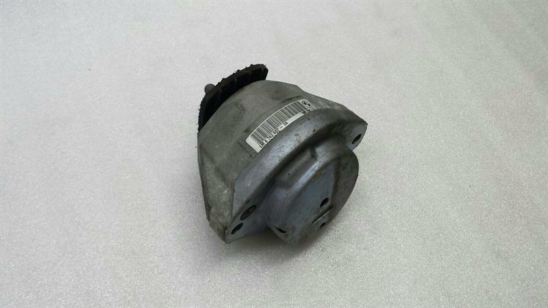 BMW 6 (E63 / E64) BMW 6 Series E63 Engine Mount 6762607 Engine Mount