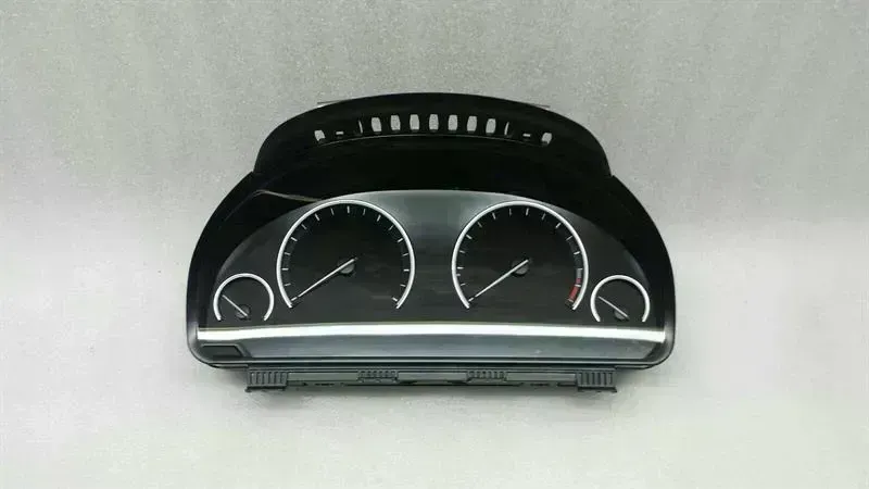 BMW 7 (F01 / F02 / F03 / F04) BMW 7 Series F01 Speedometer MPH 9220798 Instrument Cluster 750i V8 Body type: Saloon
Fuel: Petrol