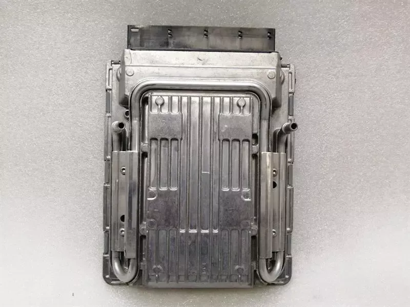 BMW 7 Series F01 F10 550i Engine Control Unit 7604075 ECU Engine Control Unit 750i CAS