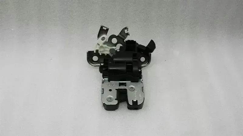 Audi A1 (8X) Audi A1 8X boot lock 8R0827505 tailgate lock Body type: Hatchback
Fuel: Petrol