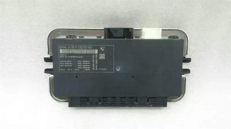 BMW 7 (F01 / F02 / F03 / F04) BMW 7 series F01 footwell module 9225712 footwell module Body type: Saloon
Fuel: Petrol