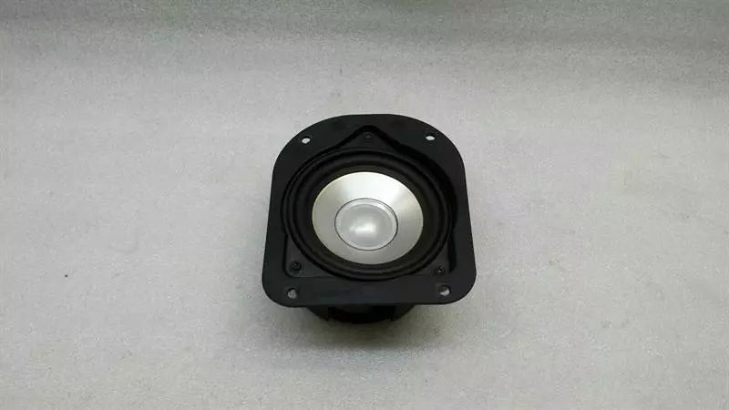 BMW 6 (E63 / E64) BMW 6 Series E63 Speakers 65136929768 Loudspeakers Logic7 L7 HK Body type: Coupe
Fuel: Petrol