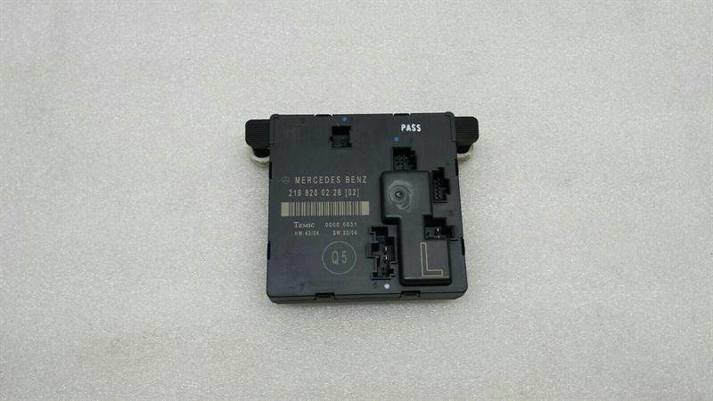 Mercedes-Benz CLS (C219) Mercedes CLS W219 rear left door module A2198200226 door control unit rear left Body type: Saloon
Fuel: Petrol