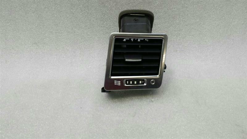 Land Rover Range Rover Sport LAND ROVER Range Rover Sport L320 RightFACELIFT Air Vent LR021369 RIGHT HANDLE Body type: SUV
Fuel: Unknown