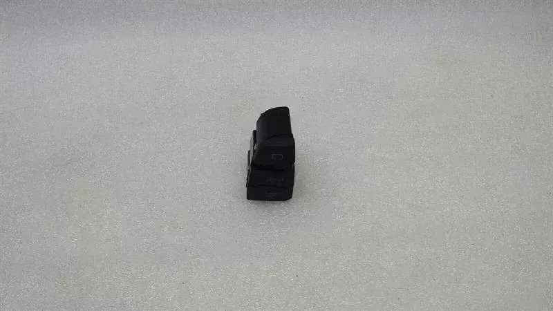 Audi Q7 (4L) Audi Q7 4L RHD MONITOR OFF SWITCH 4L2927227B Right Handlebar Body type: SUV
Fuel: Diesel