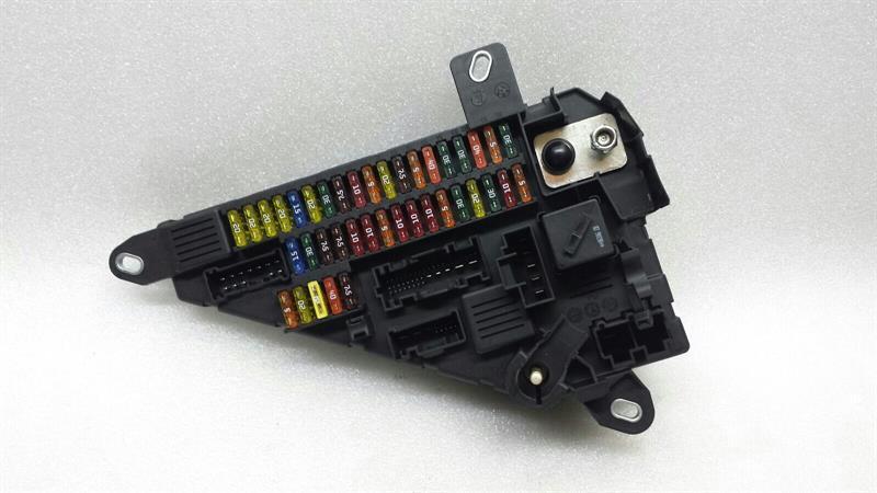 BMW 6 (E63 / E64) BMW 6 Series 6906618 Fuse Box E63 E60 fuse box power distributor replacement part