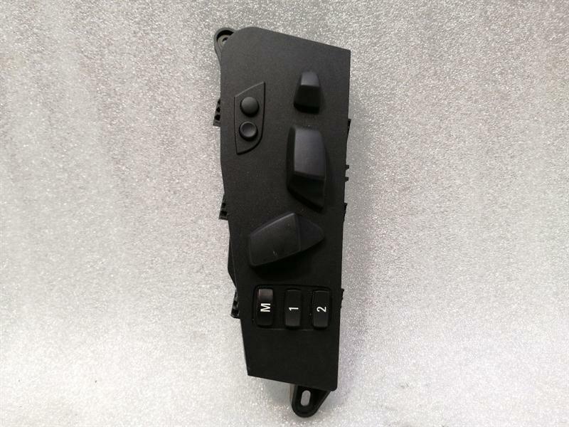 BMW 5 (E60 / E61) BMW 5 Series E60 Seat Memory Switch Switch 6933437 Switch Seat Front Body type: Saloon
Fuel: Petrol