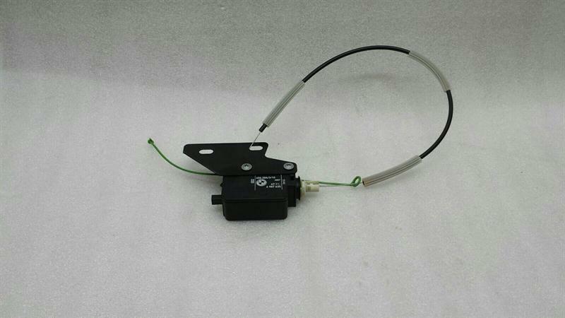 BMW 6 (E63 / E64) BMW 6 Series E63 E64 Fuel Cap Actuator 6987635 Filler Flap Actuator