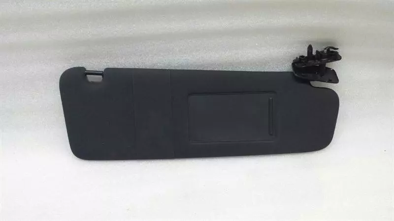 Audi Q7 (4L) Audi Q7 4L Right Sun Visor 4L0857552 Sun Visor Trim Panel Right Body type: SUV
Fuel: Diesel