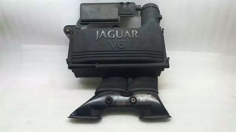 Jaguar X-Type JAGUAR X-type Airbox C2S51229 Air Filter Box 2.5i Body type: Saloon
Fuel: Petrol