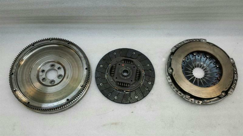 Volkswagen Golf 7 Flywheel + Clutch Basket Volkswagen Golf Flywheel + Clutch Basket 04L105...