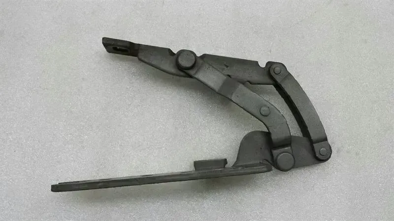 BMW 7 (E65 / E66 / E67 / E68) Bonnet Hinge LHS BMW 7 Series E65 Bonnet Hinge LHS 41618240333 B...