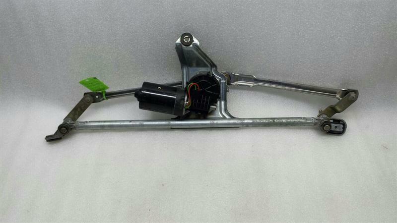 Porsche 911 (992) Porsche Carrera 996 front Wiper engine 0390241350CEP wiper motor front Body type: Unknown
Fuel: Unknown