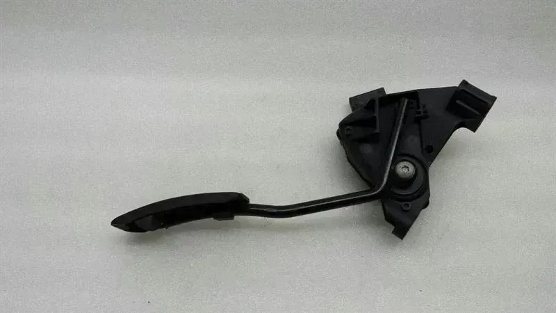 Saab 9-3 SAAB 9-3 Throttle Pedal (Electrical) 9186726 Throttle Body type: Unknown
Fuel: Unknown