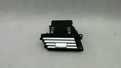 Mercedes E Class W212 ventilācijas sprausla kreisā A2128300154 kreisā gaisa ventilācijas atvere