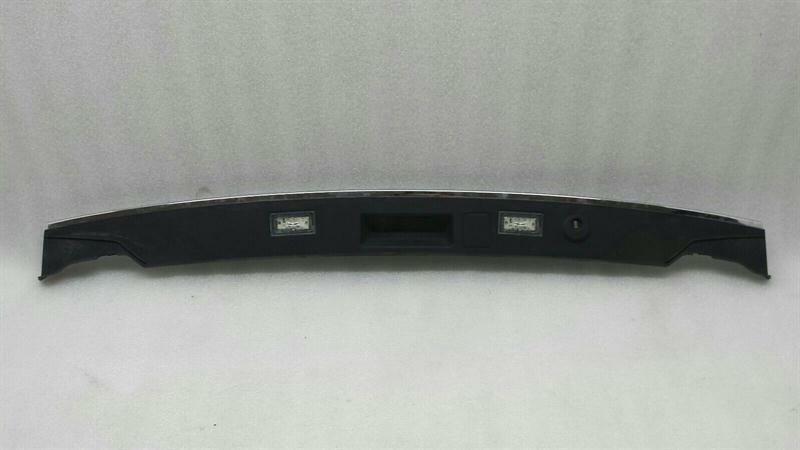 BMW 7 (F01 / F02 / F03 / F04) BMW 7 series F01 handle strip tailgate 7194176 grip trunk lid Body type: Saloon
Fuel: Petrol