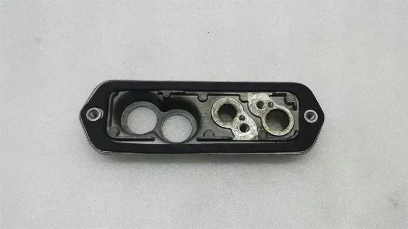Audi Q7 (4L) Audi Q7 4L Basic Plate 7L0820339 Refrigerant Base Plate Body type: SUV
Fuel: Diesel