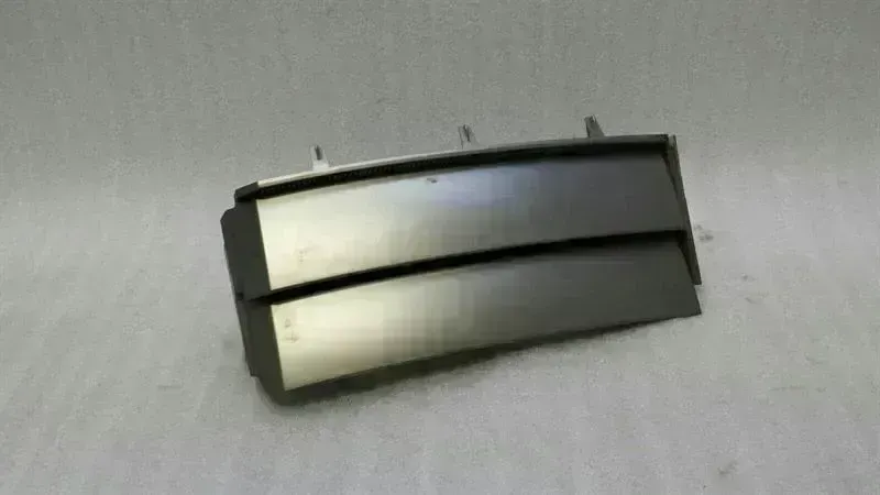 Land Rover Range Rover LAND ROVER Range Rover Vogue L322 Wing Grill 51137026900 Air Inlet Right Body type: Unknown
Fuel: Unknown