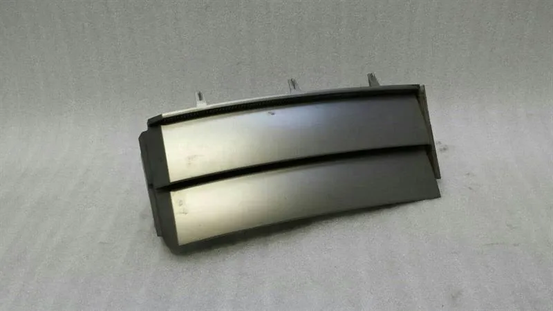 LAND ROVER Range Rover Vogue L322 Wing Grill 51137026900 Air Inlet Right