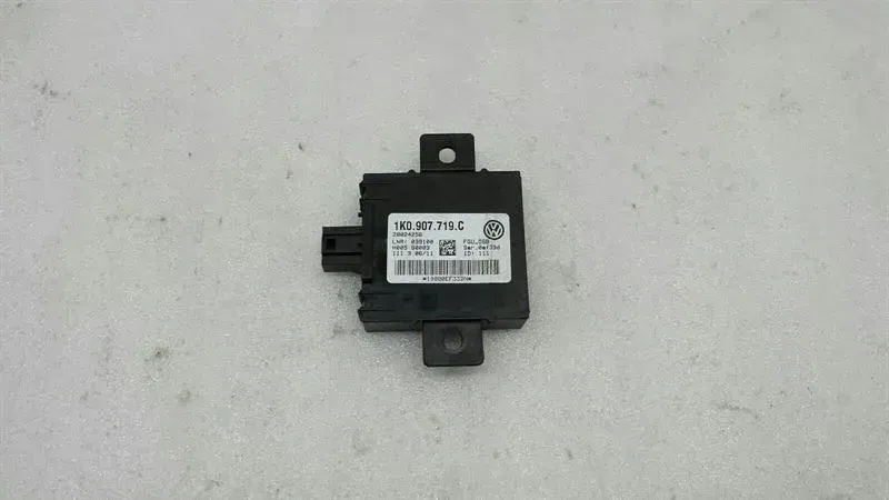 Audi A3 (8P) Audi A3 8P anti thief module 1K0907719C control unit anti-theft protection