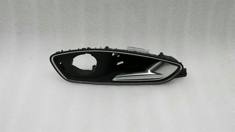 Audi A1 (8X) Audi A1 8x Interior Door Handle Rear Right 8X4839020C Rear Right Door Inner Handle Body type: Hatchback
Fuel: Petrol