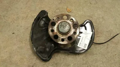 Mercedes C W204 предна дясна главина A20433201 корпус на колесен лагер предна дясна