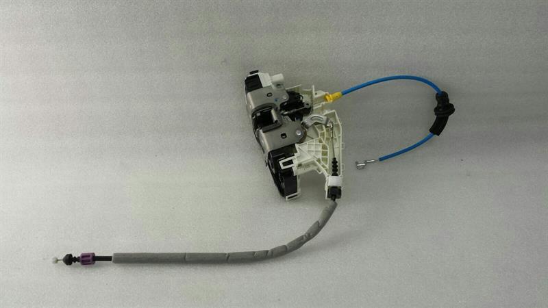 Mercedes-Benz C (W204) Door lock Mercedes E Class W212 door lock FLH A2047202935...