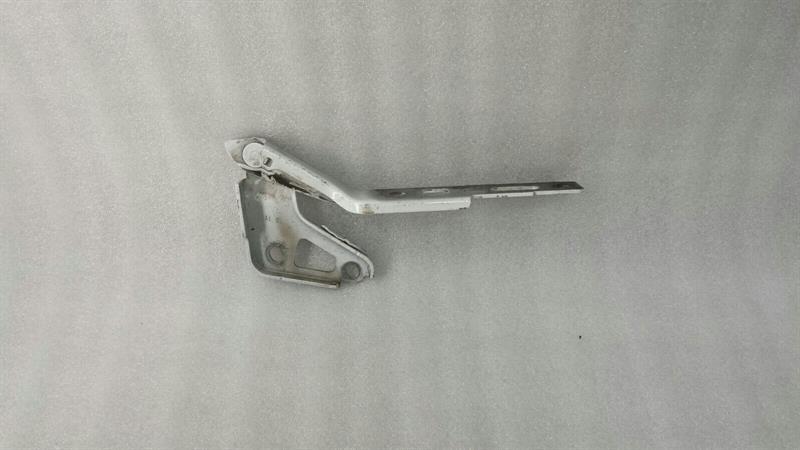 Audi Q7 (4L) Audi Q7 4L Bonnet hinge left 4L0823301 Scharniere Motorhaube links Body type: SUV
Fuel: Diesel