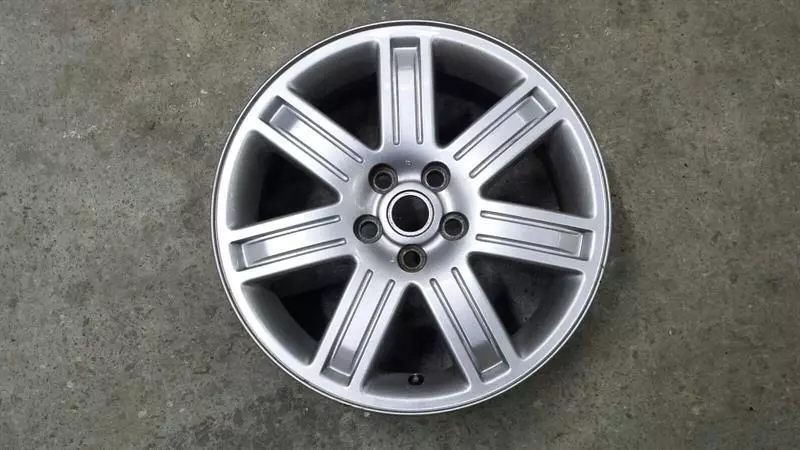 Land Rover Range Rover (L460) Range Rover L322 Alloy Wheel RRC502640MNH 06-12 Alloy Rim 19 R19 Body type: Unknown
Fuel: Unknown