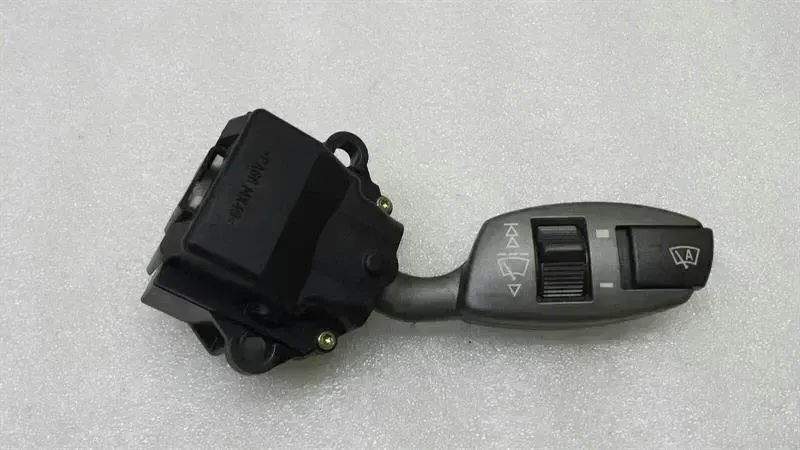 BMW 7 (E65 / E66 / E67 / E68) BMW 7 series E65 E66 Wiper switch 6911519 windshield wiper switch Body type: Saloon
Fuel: Petrol