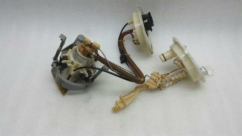 BMW 7 (E65 / E66 / E67 / E68) BMW 7 series E65 745i fuel pump 72201319 fuel pump fuel pump Body type: Saloon
Fuel: Petrol